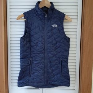 The North Face Thermo all quilted vest. Women's XS